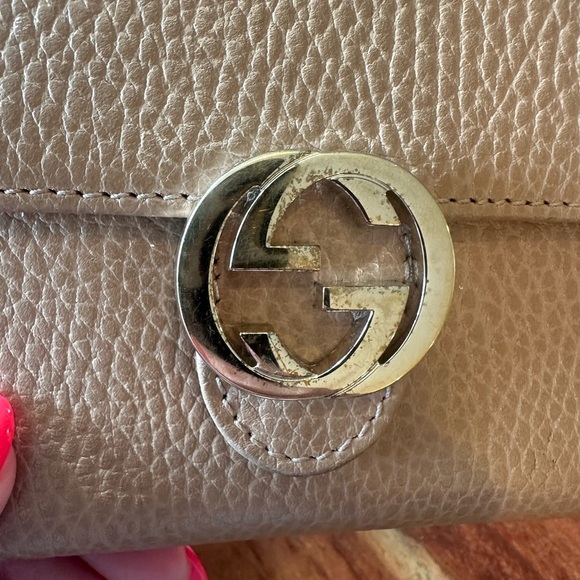 Gucci Beige Trifold Wallet with Gold Accent with gold Chain, Box and Dust Bag - Picture 10 of 11